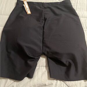 SKIMS Padded Butt Lifting Shorts